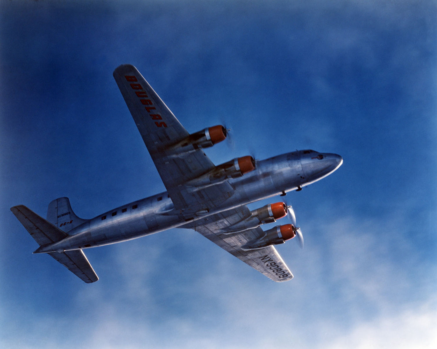 DC-6 in Flight BI224529