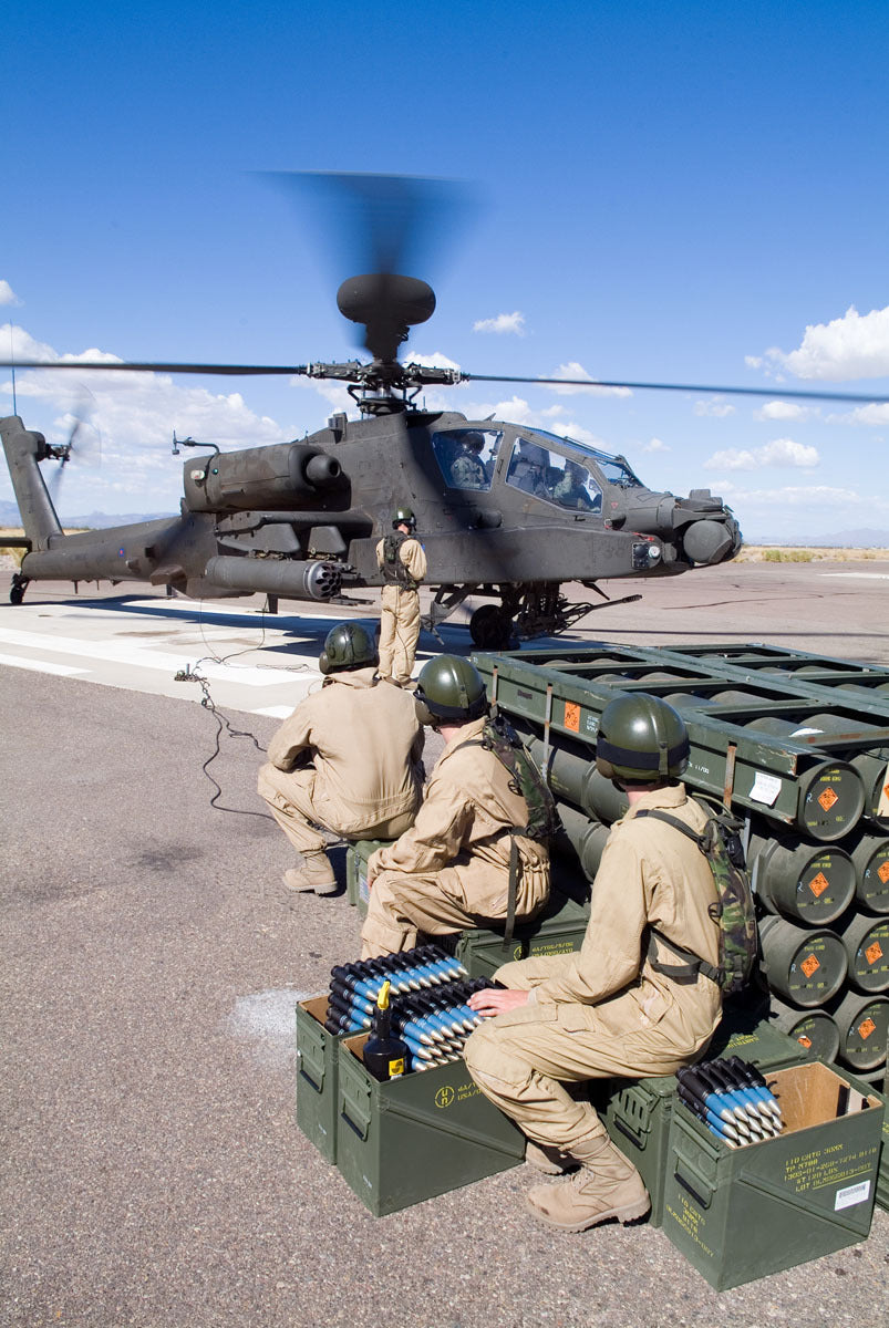 United Kingdom AH Mk1 Ground Crew on Training Exercises in Arizona BI227027
