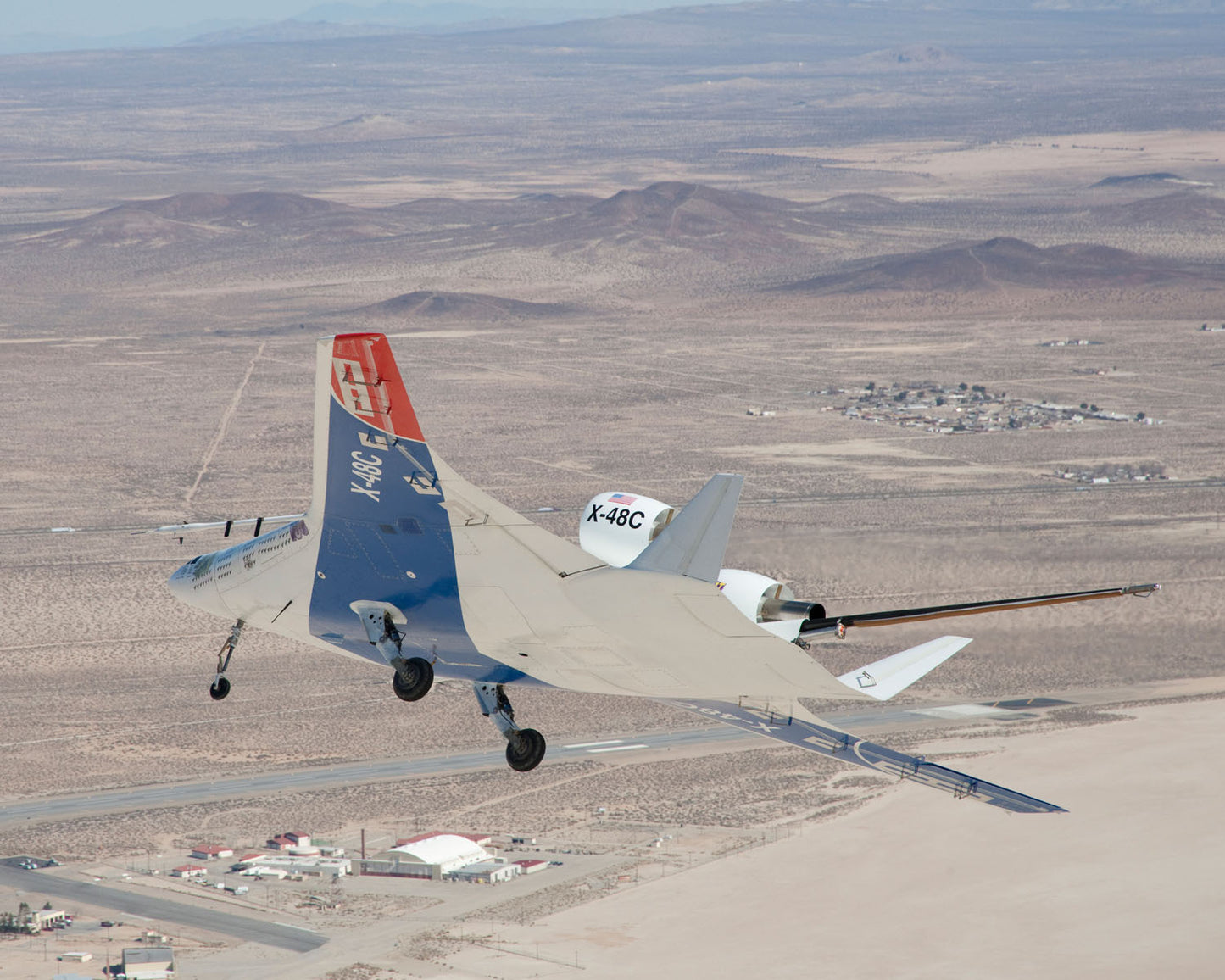 Boeing X-48C over NASA-Dryden Facility, February 2013 BI233668