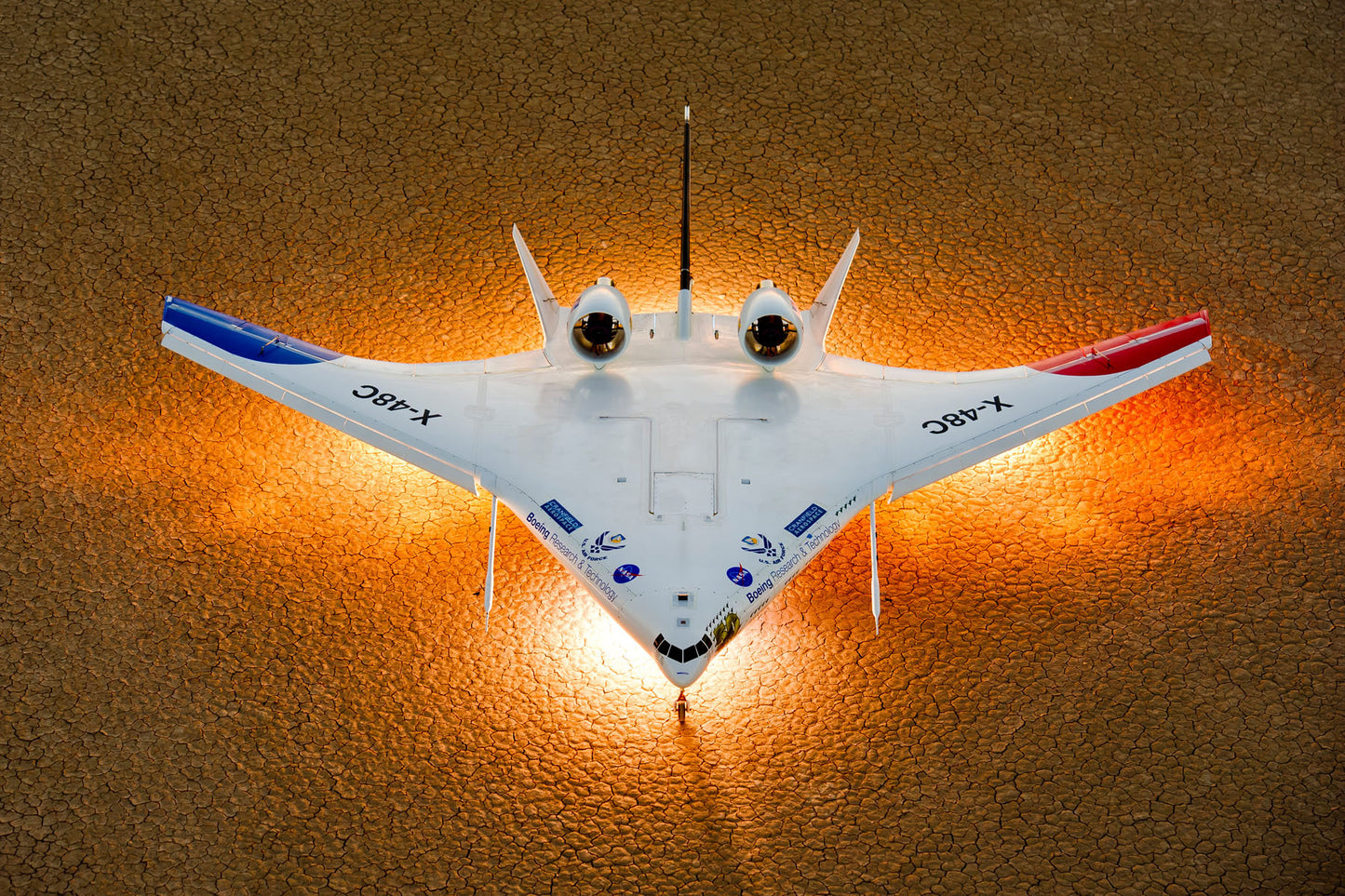 Boeing Phantom Works X-48C Blended Wing Body BI233716