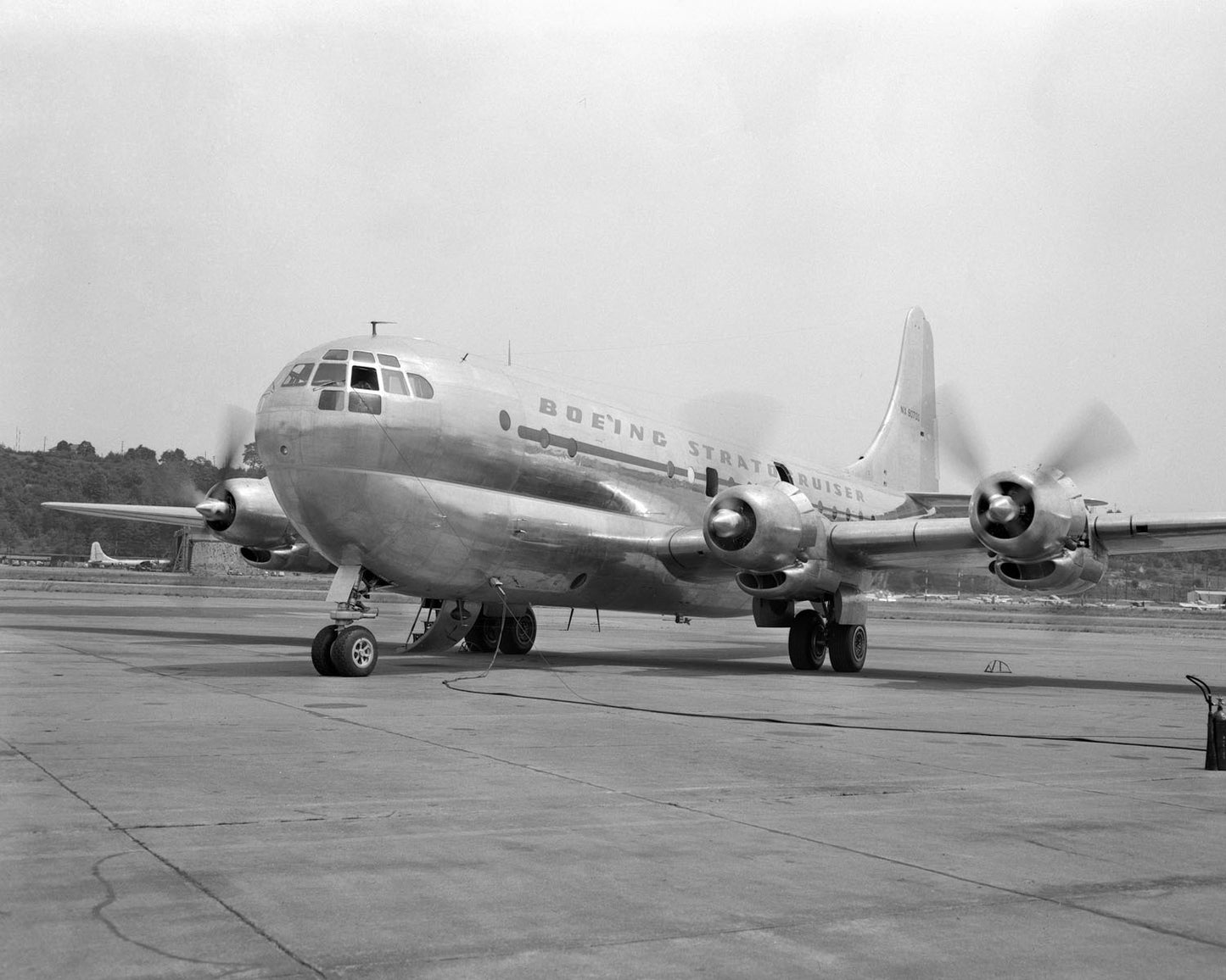 377 Stratocruiser with Engines Running BI29914