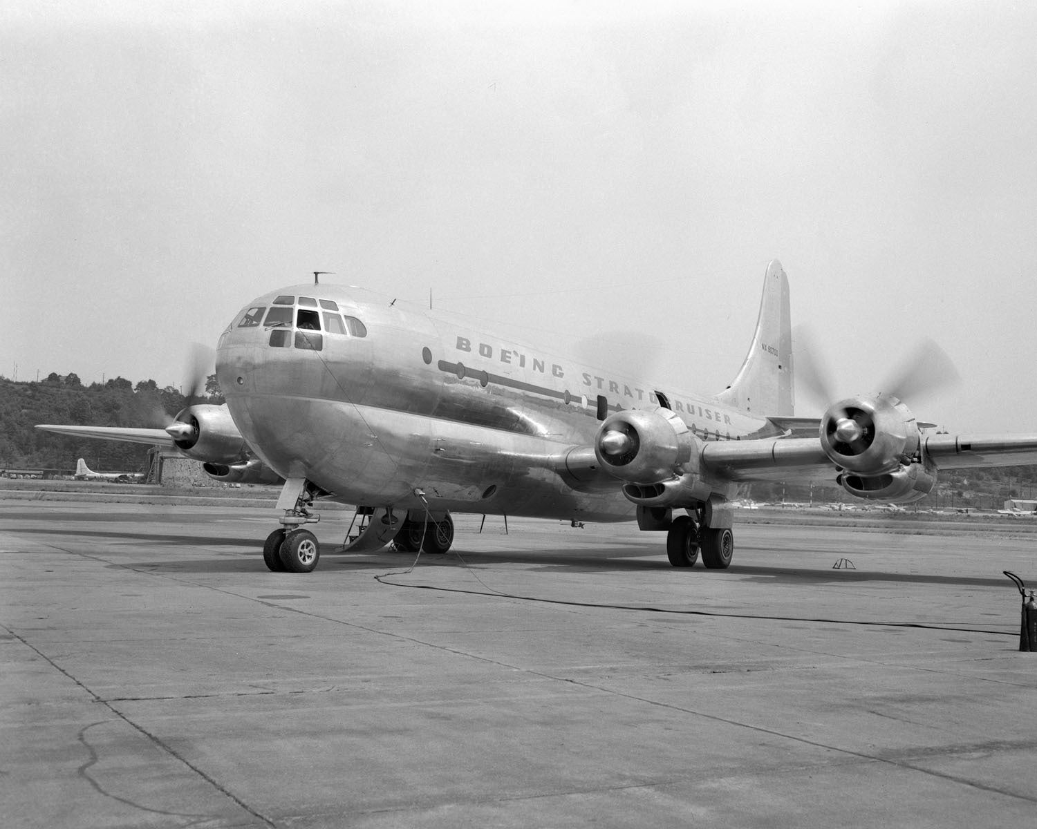 377 Stratocruiser with Engines Running BI29914