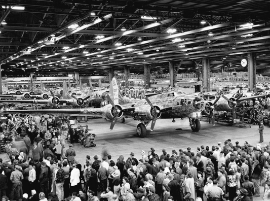 5,000th B-17 Flying Fortress Rollout BI23650