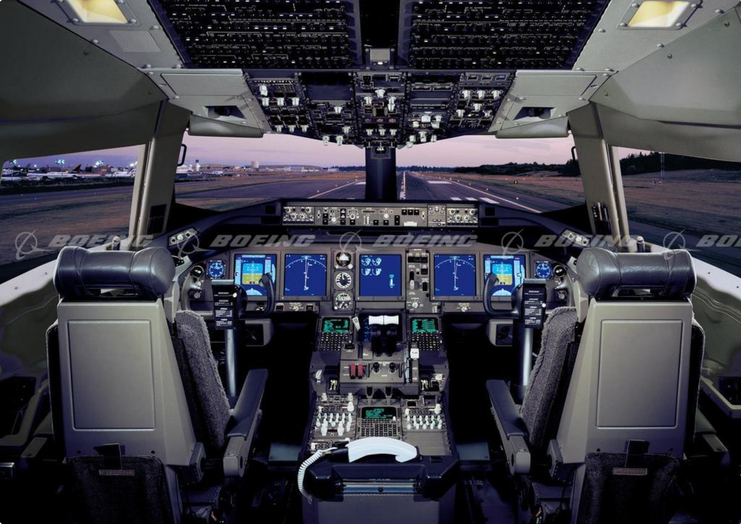 767-400ER Flight Deck BI23796