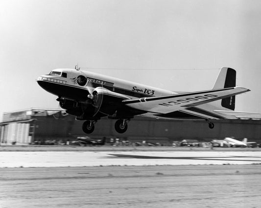 Super DC-3 Landing BI222047