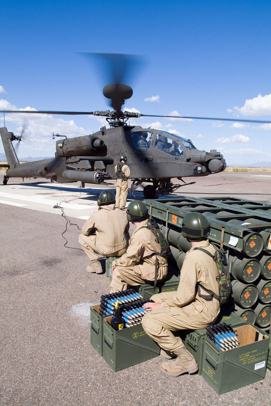 United Kingdom AH Mk1 Ground Crew on Training Exercises in Arizona BI227027