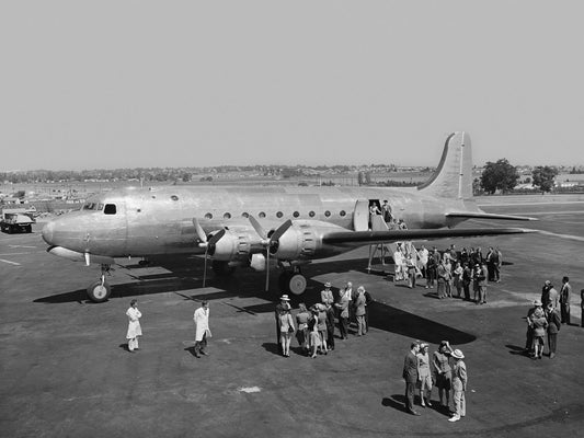 DC-4 with Crowd BI2420